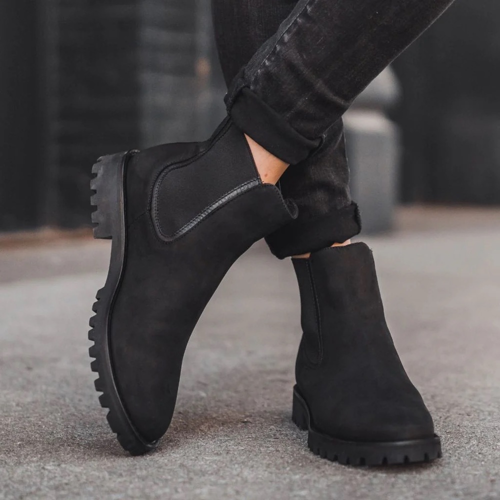 Thursday Boot Co. Chelsea Legend Leather Boots in Matte Black | Size 9